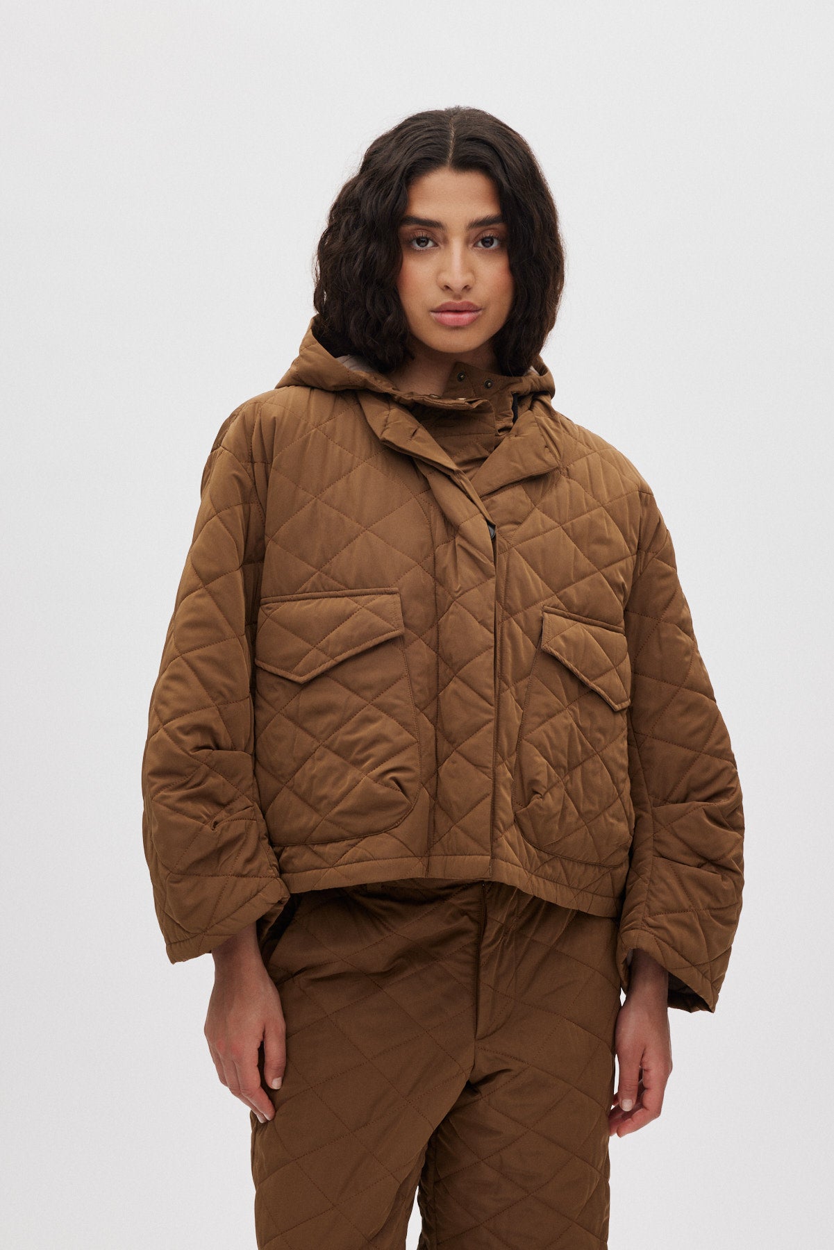 Rhea - Tech quilt jacket I Chestnut 2 - Rabens Saloner