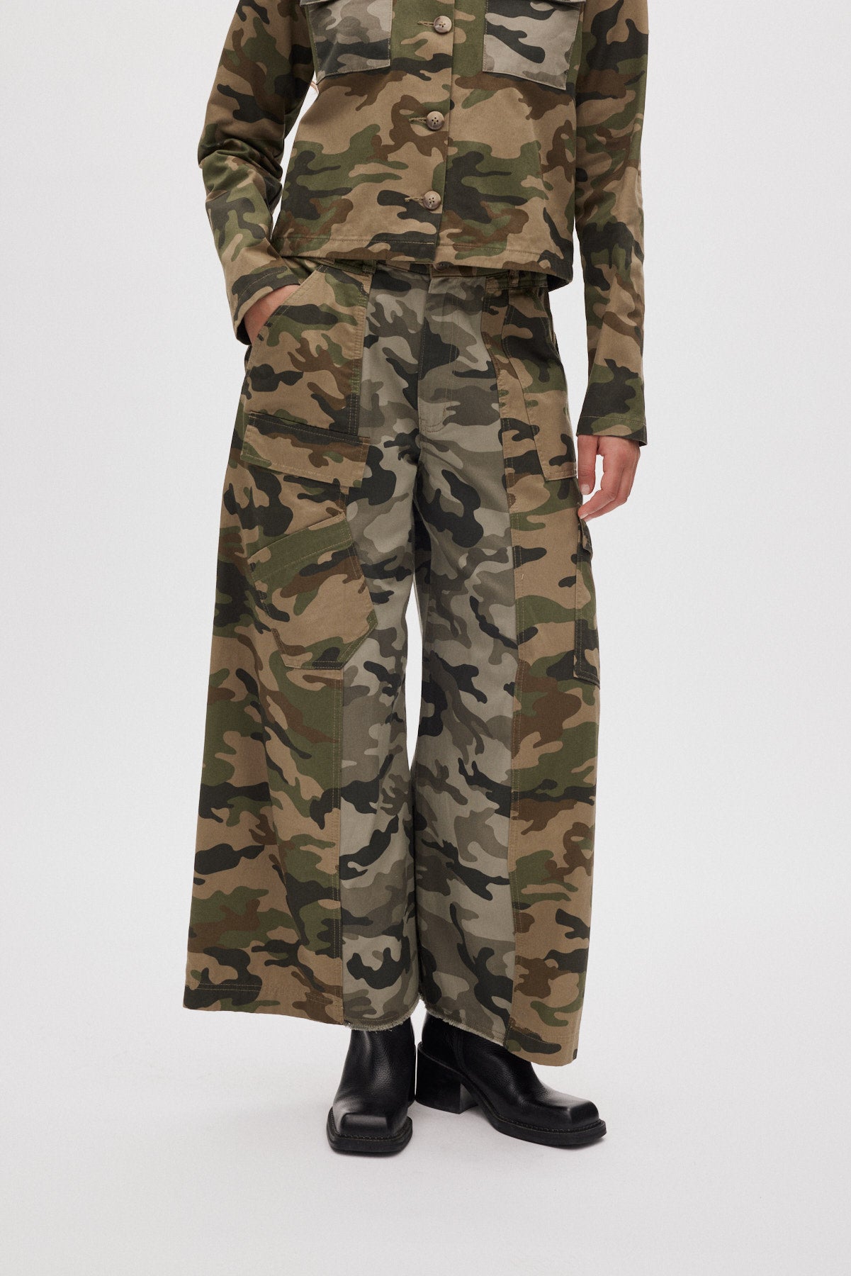 Niva - Camo patchwork pants I Camo combo 2 - Rabens Saloner