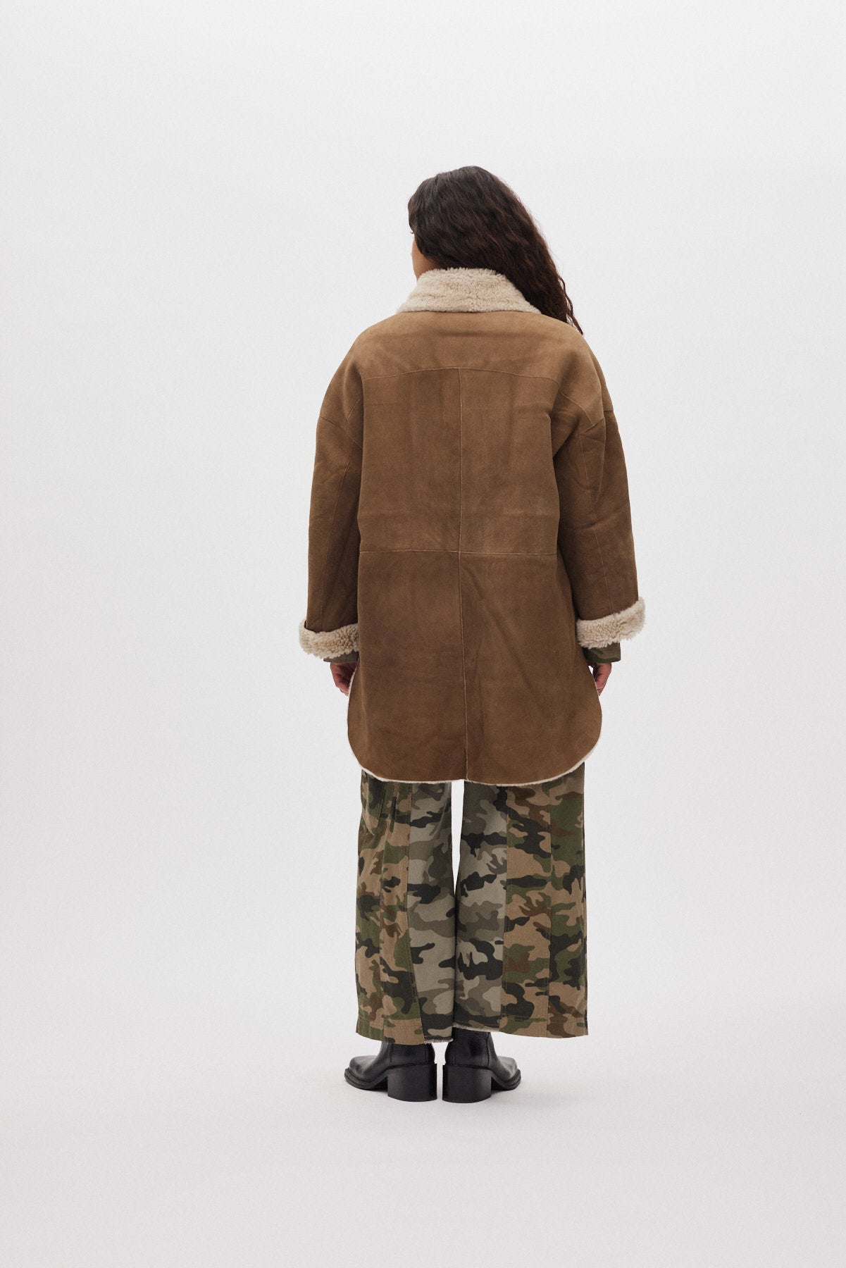 Ejsa - Shearling coat I Dark brown natural combo 4 - Rabens Saloner