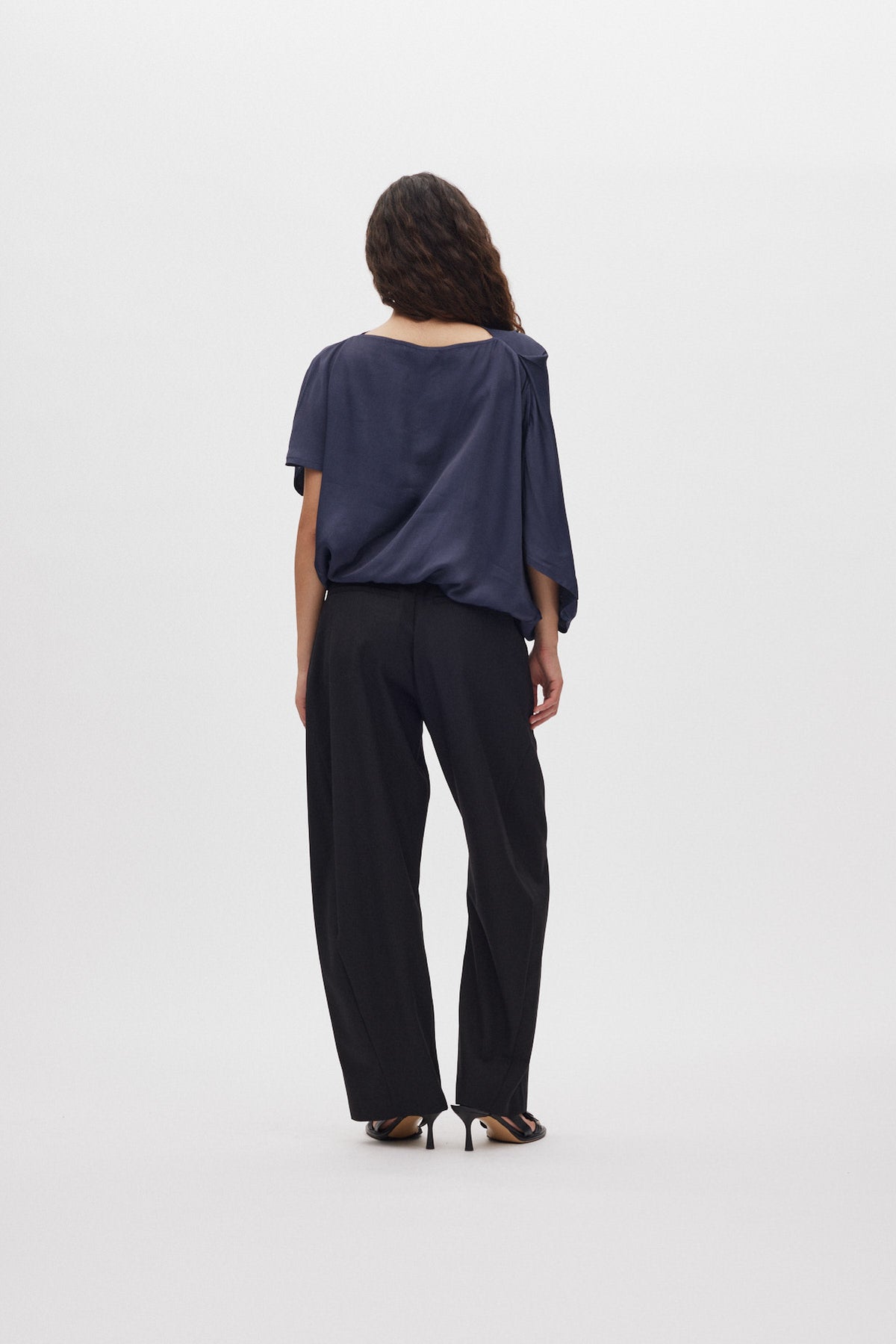 Thalia - Smooth tailoring pants I Black 3 - Rabens Saloner