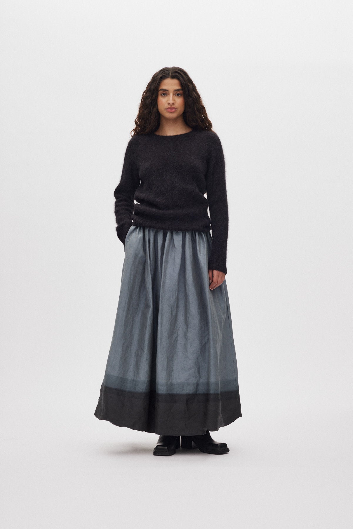 Dinea - Fluffy knit open back sweater I Black 2 - Rabens Saloner