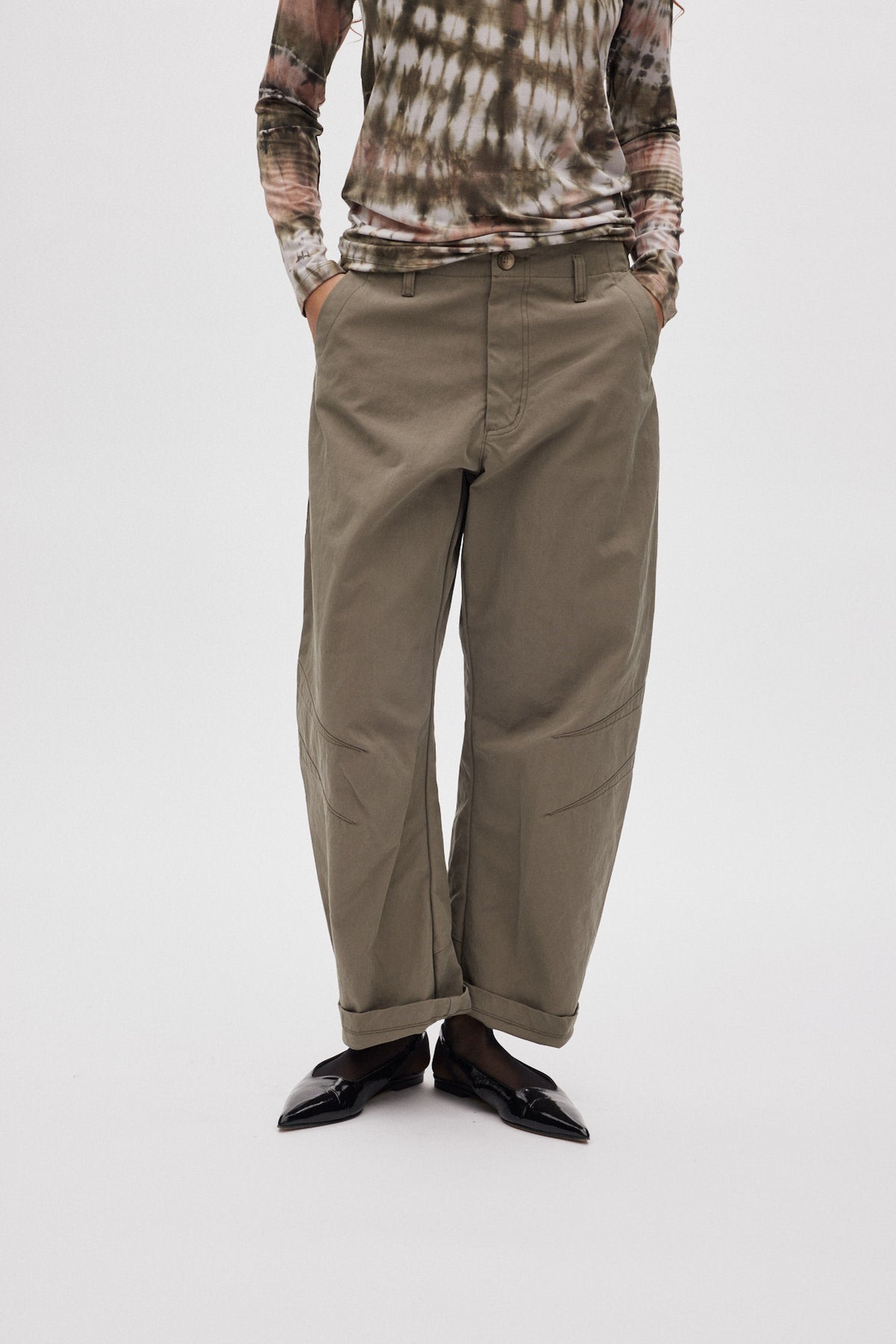 October - Utility shaped pants I Asphalt 5 - Rabens Saloner