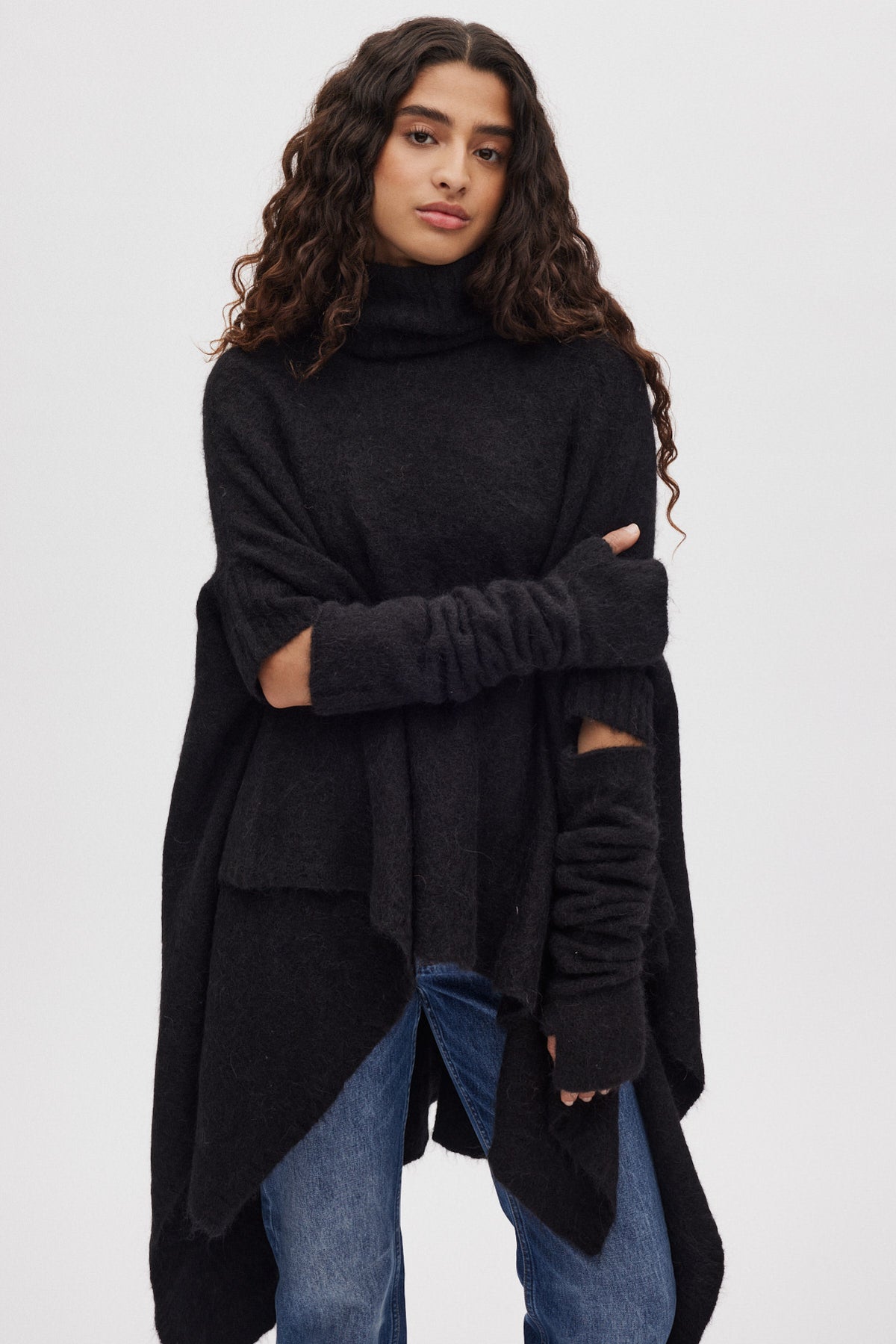 Lorisa - Fluffy knit sleeves I Black 2 - Rabens Saloner