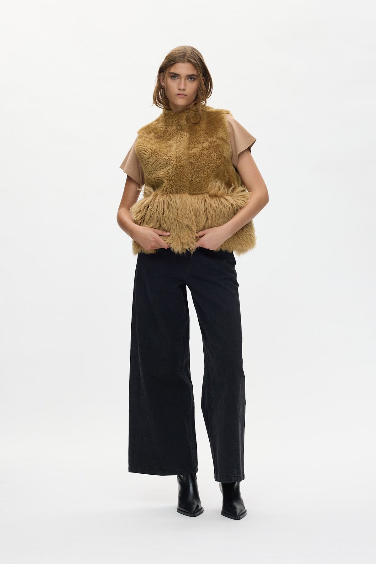 Channe - Shearling vest I Camel 1 - Rabens Saloner