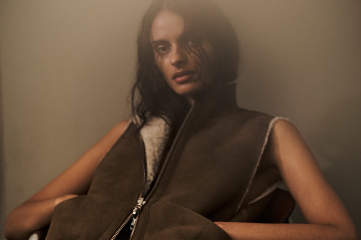 Channe - Shearling vest I Dark brown natural combo 10 - Rabens Saloner