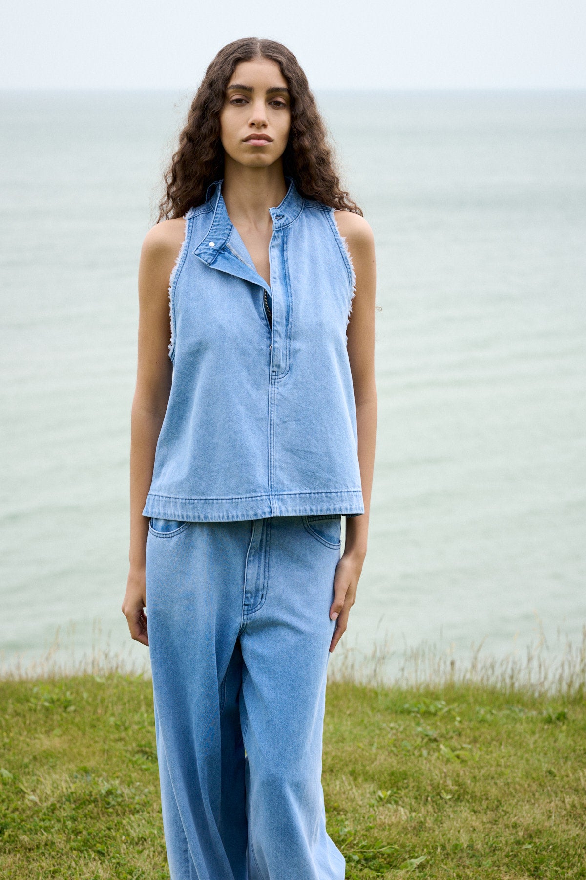 Faya - Light denim halter top I Light washed denim 6 - Rabens Saloner