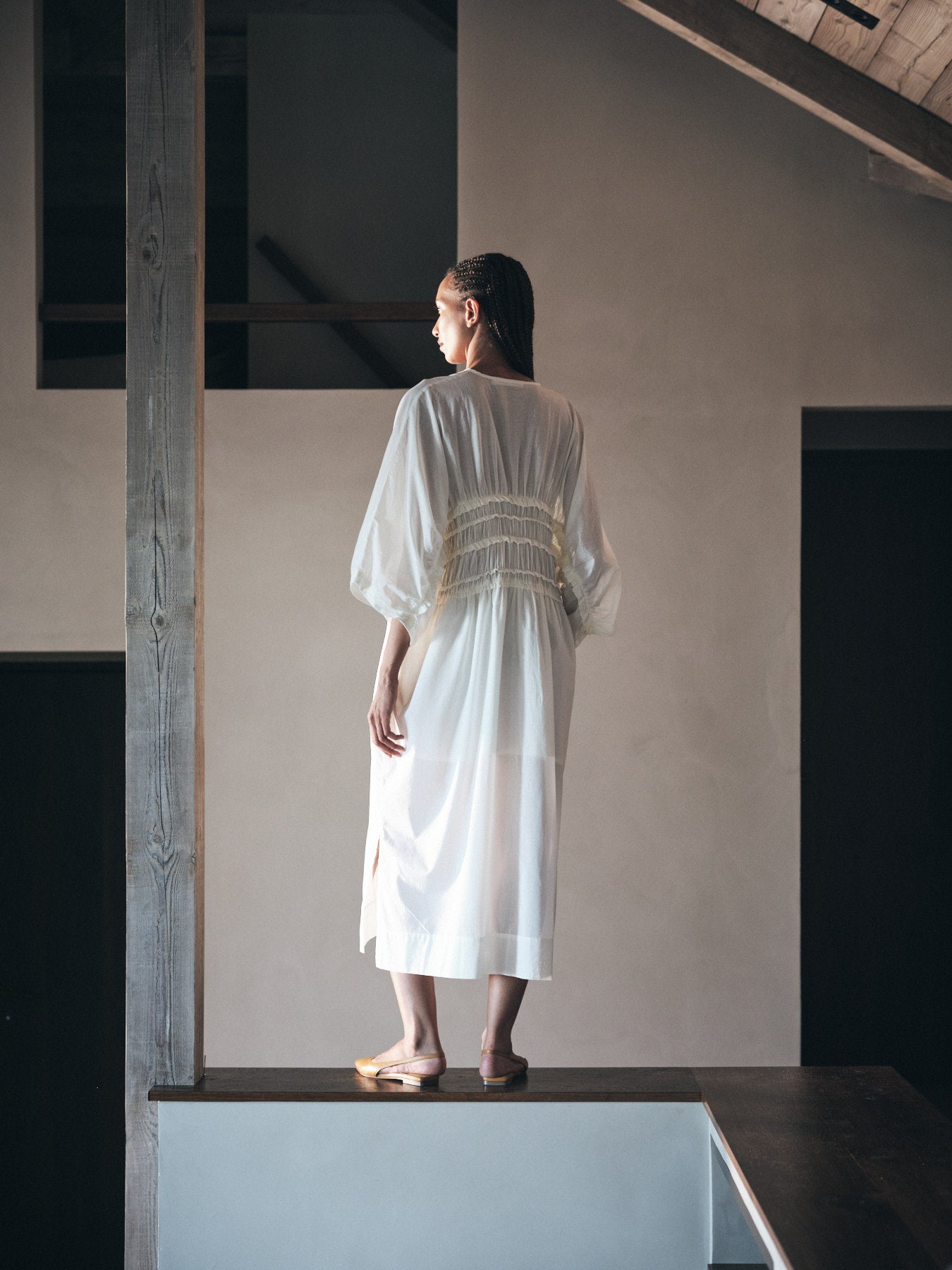Ina - Voile frill gathered dress I Chalk 10 - Rabens Saloner