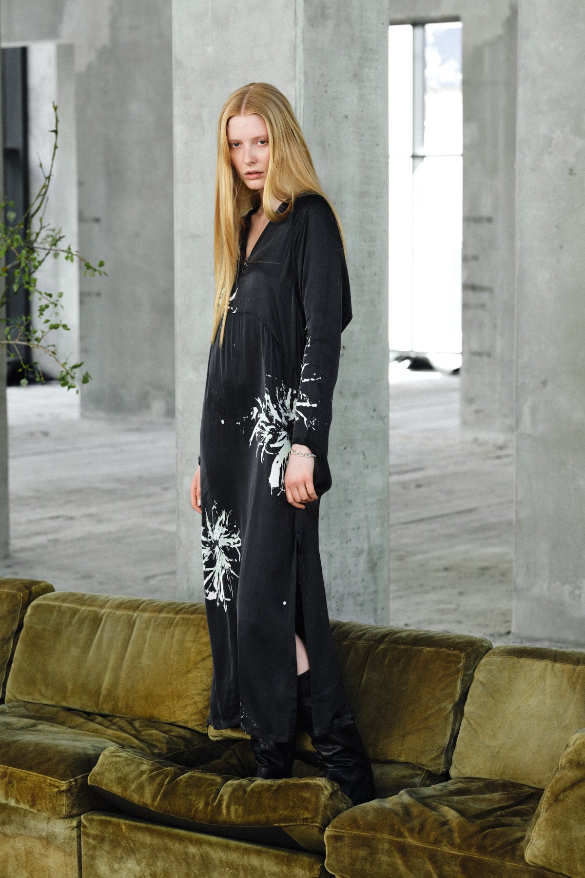 Helma - Lumière kaftan I Iron grey 6 - Rabens Saloner