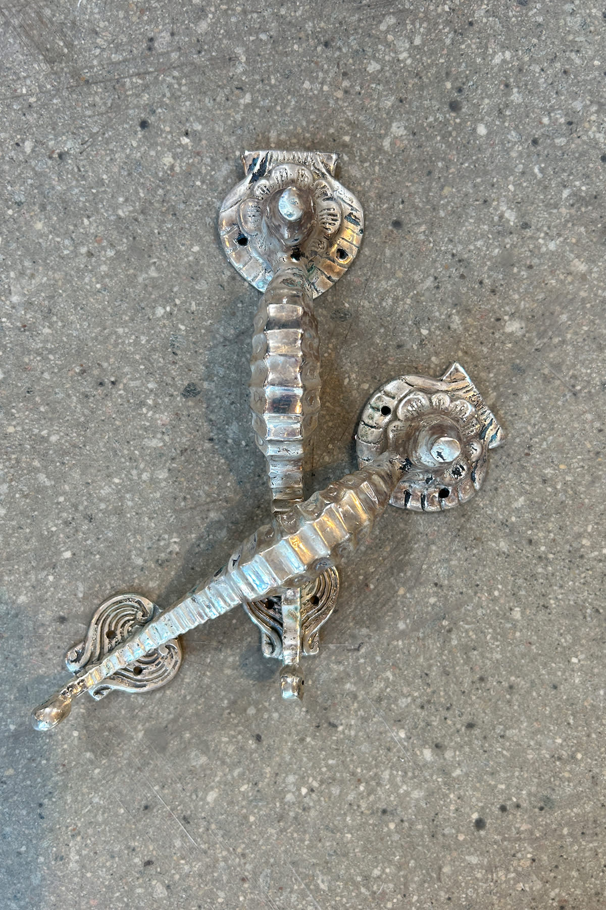 Seahorse Door Handle - Rabens Apartment I Brass 6 - Rabens Saloner