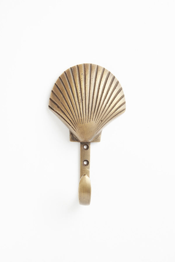 Seashell brass hook - Rabens Apartment I Matte brass Matte brass L: 12,5 cm B: 7 cm 1 - Rabens Saloner