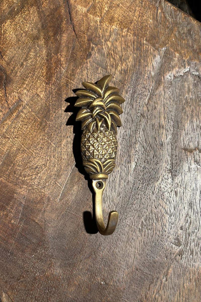 Small Pineapple Hook - Rabens Apartment I Matte Brass 5 - Rabens Saloner