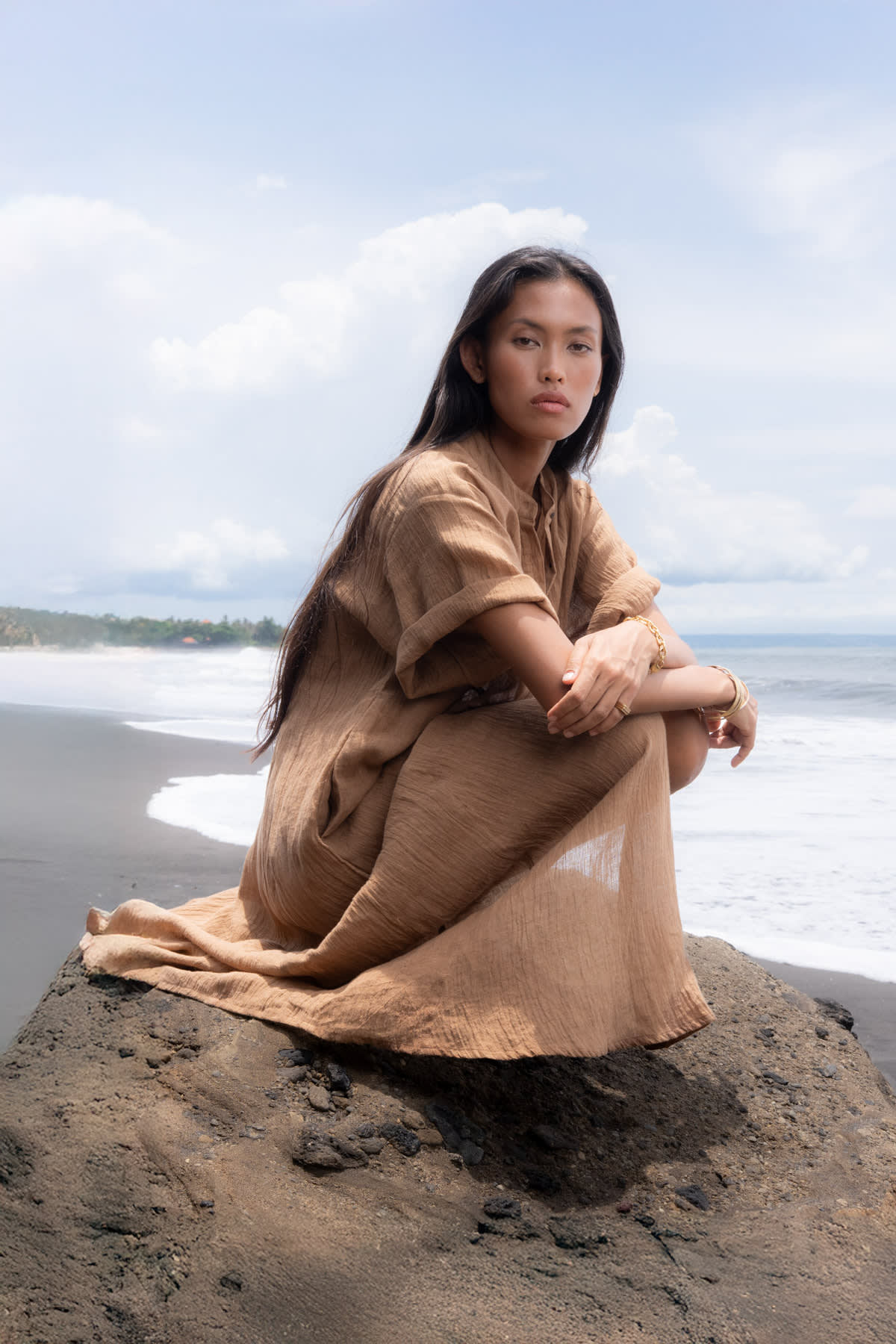 Susi - PRE-ORDER I Crinkled long kaftan I Walnut 6 - Rabens Saloner