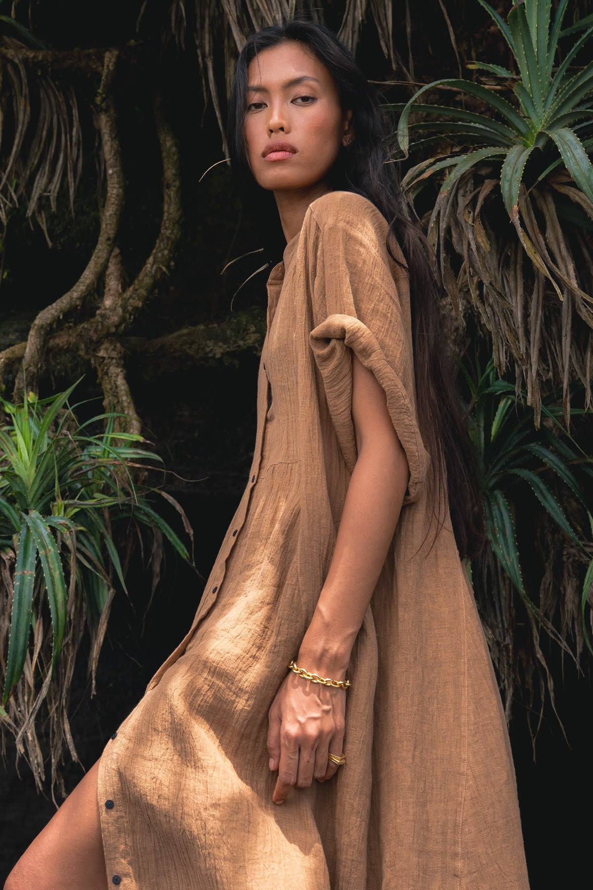 Susi - PRE-ORDER I Crinkled long kaftan I Walnut Walnut XS 2 - Rabens Saloner
