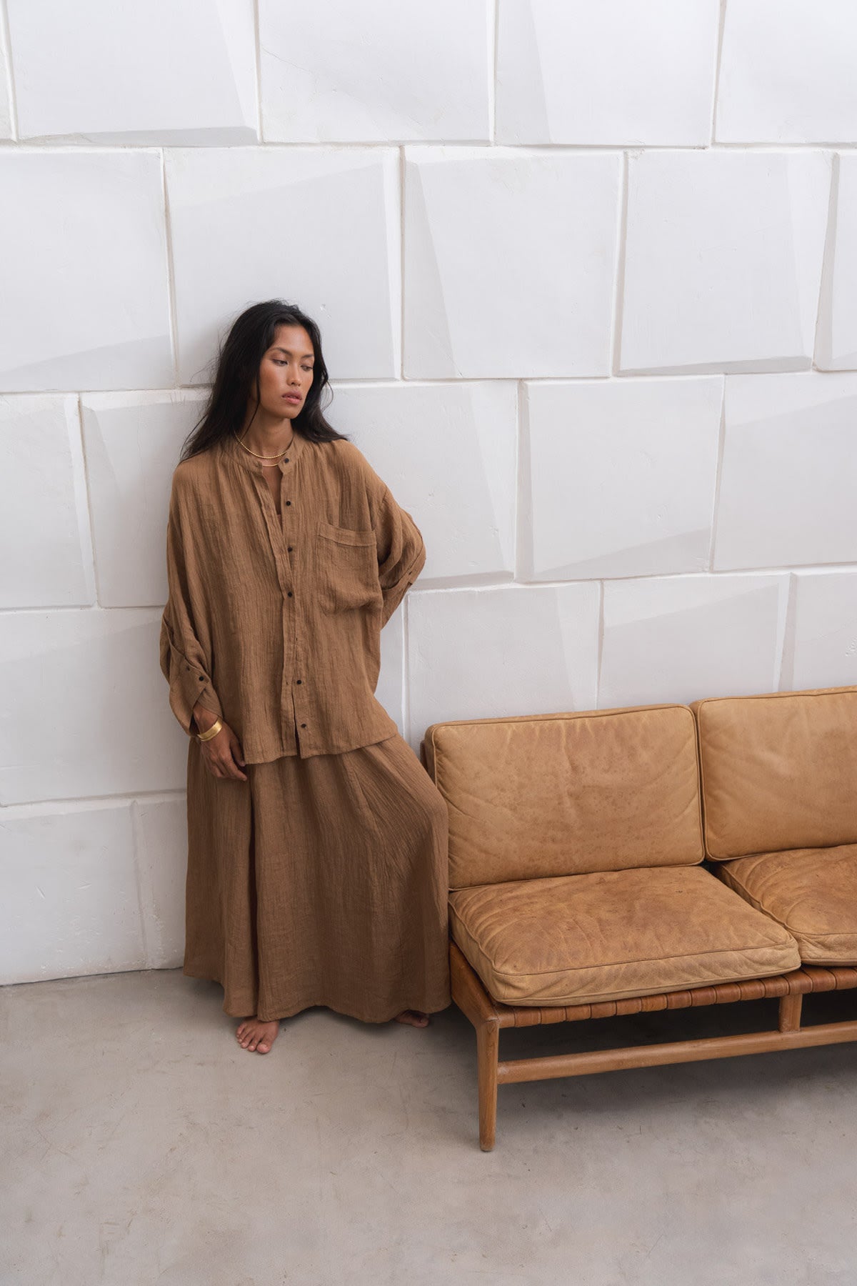 Bobbies - PRE-ORDER I Crinkled oversize shirt I Walnut 7 - Rabens Saloner