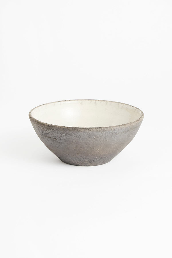 Hand Made Ceramic Bowl - Visby Ceramics I Dark Grey Dark Grey Ø: 18 CM 1 - Rabens Saloner