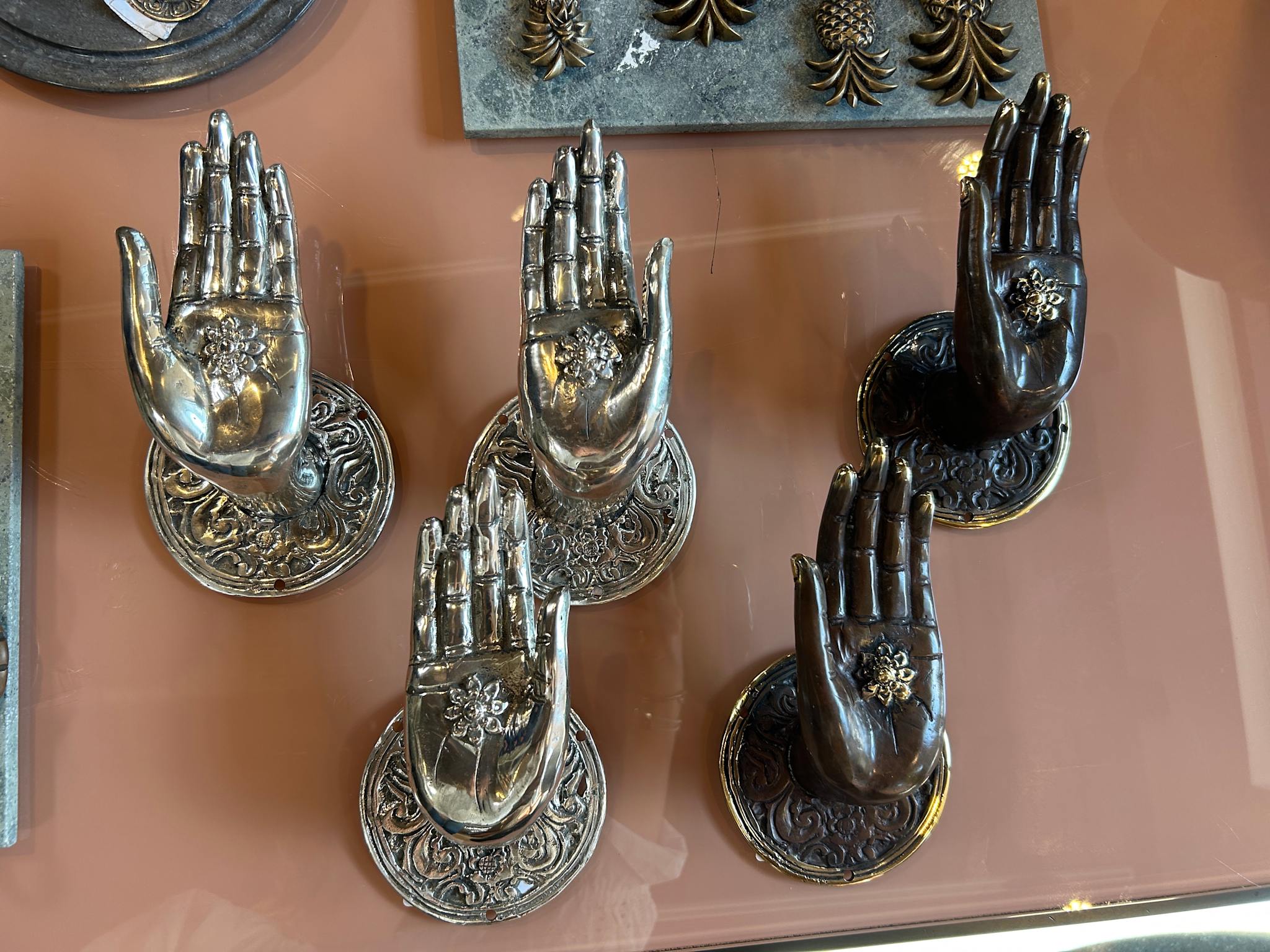 Decorative open hand - Hand I Dark Brass 2 - Rabens Saloner