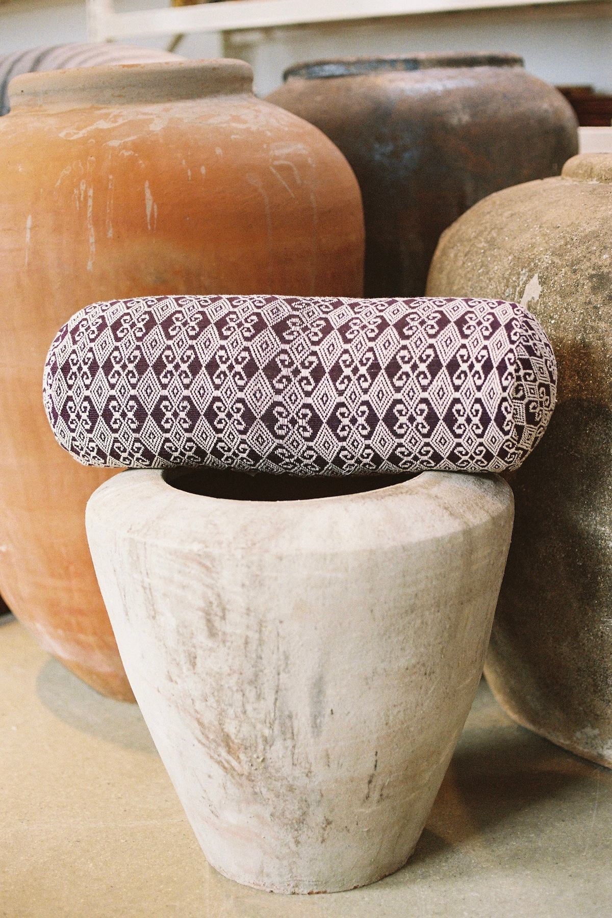 Round long pillow - Pillow 45x18 cm I Purple 1 - Rabens Saloner