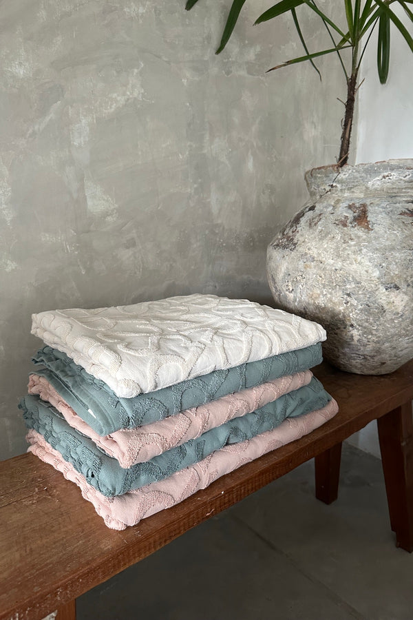 Monogram bath towel - Bath towel 100x150 cm I Sage    2 - Rabens Saloner