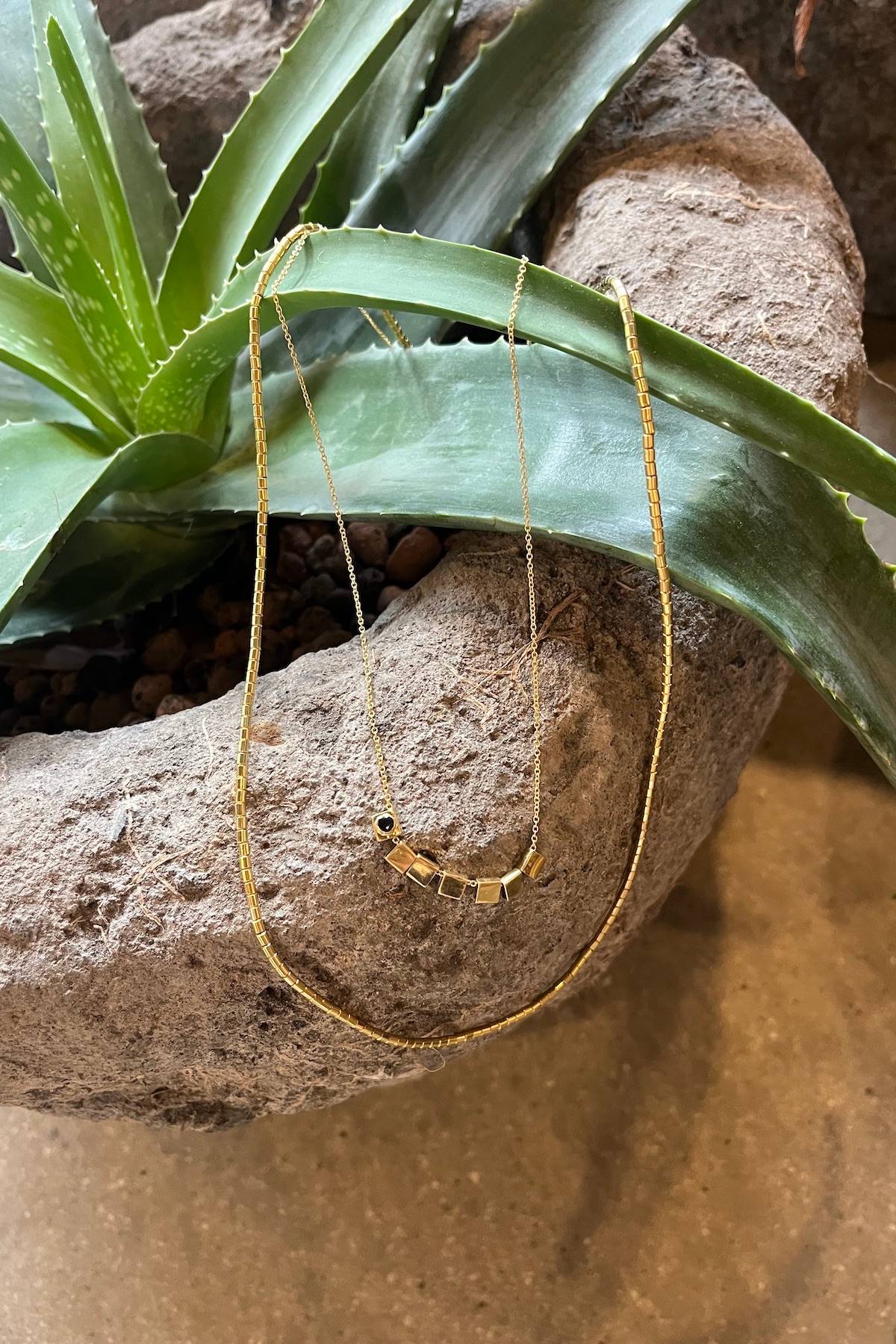 Square beads necklace - Nafsu I Gold 3 - Rabens Saloner
