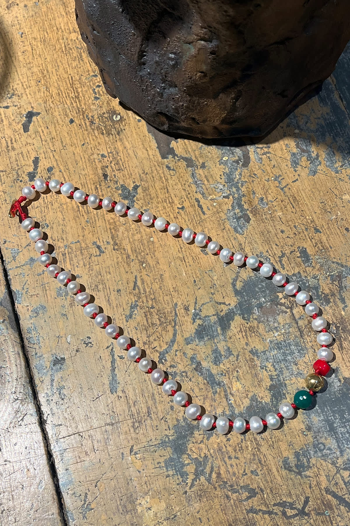 Pearl Necklace With Beads - Nafsu I Gold Beads w/ Coral and Green Onyx 5 - Rabens Saloner