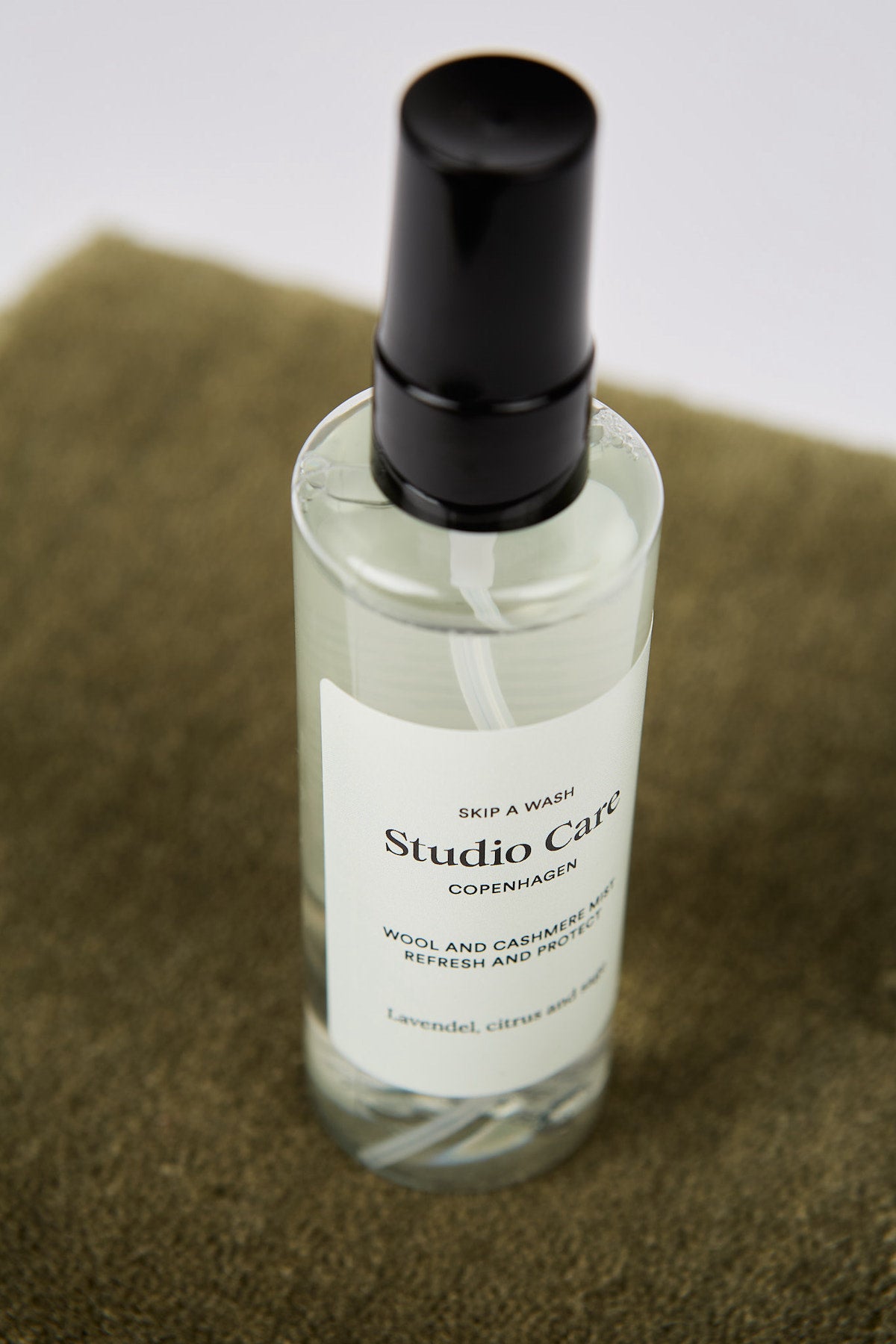 Wool & Cashmere Mist - Studio Care Copenhagen I Lavender, Citrus & Sage 2 - Rabens Saloner