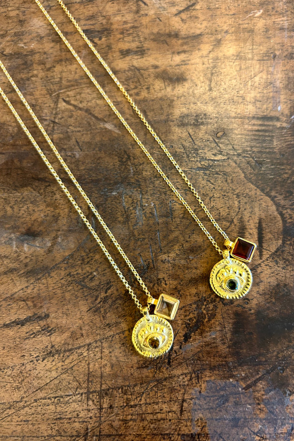Gold necklace w/eye and square pendant - Nafsu