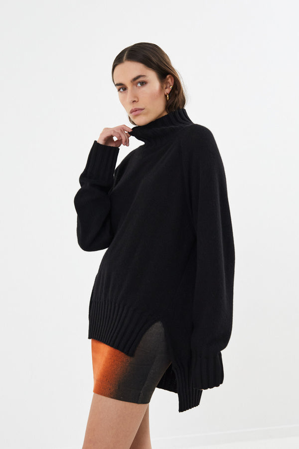 Saoirse - Jagged split sweater I Black    1 - Rabens Saloner
