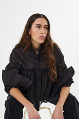 Shaker - Multi layer frill shirt I Black    1 - Rabens Saloner