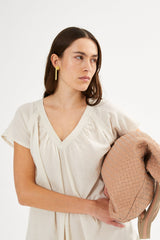 Dipsy - Cotton V-neck top I Sandstone 1 - Rabens Saloner