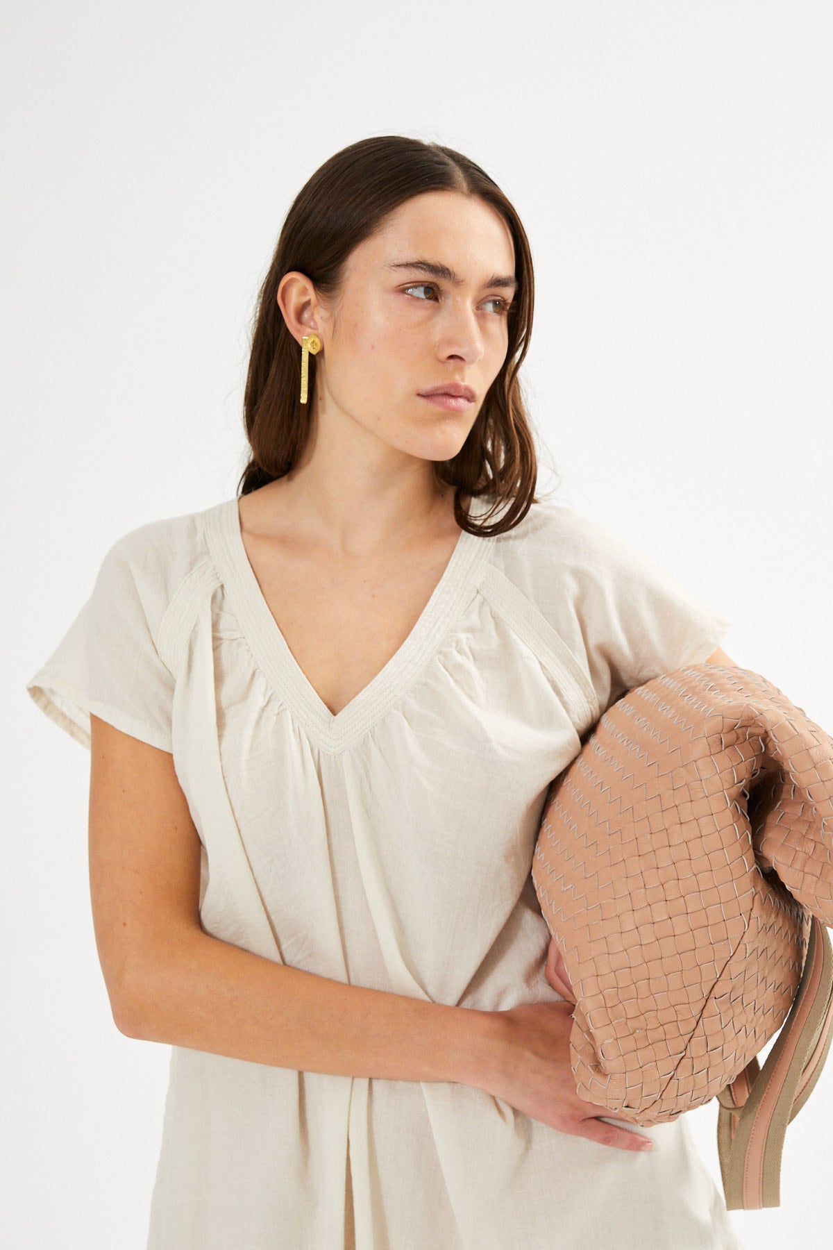 Divine - Cotton V-neck short dress I White 4 - Rabens Saloner