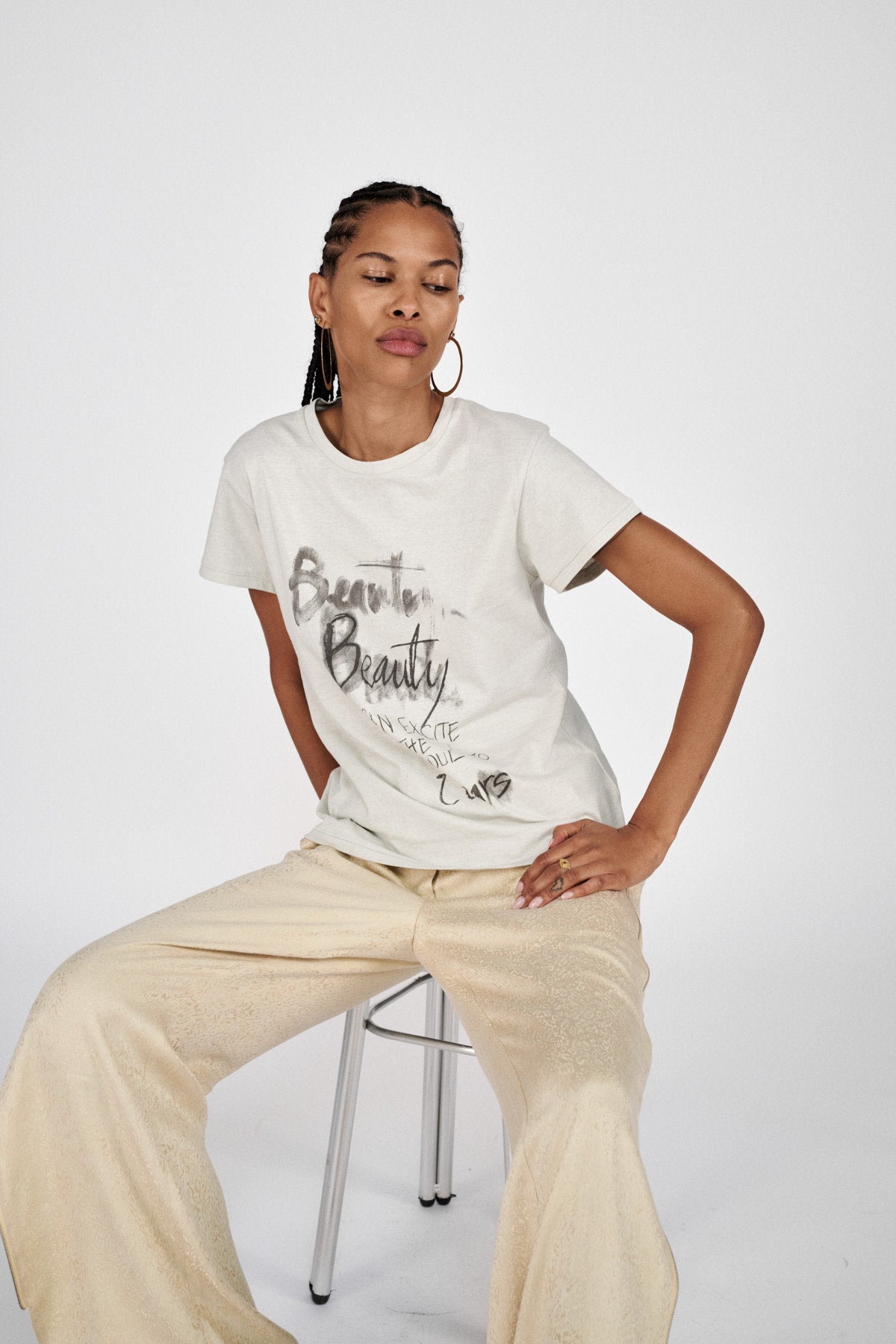 Ambla - Beauty t-shirt I Faded black 3 - Rabens Saloner