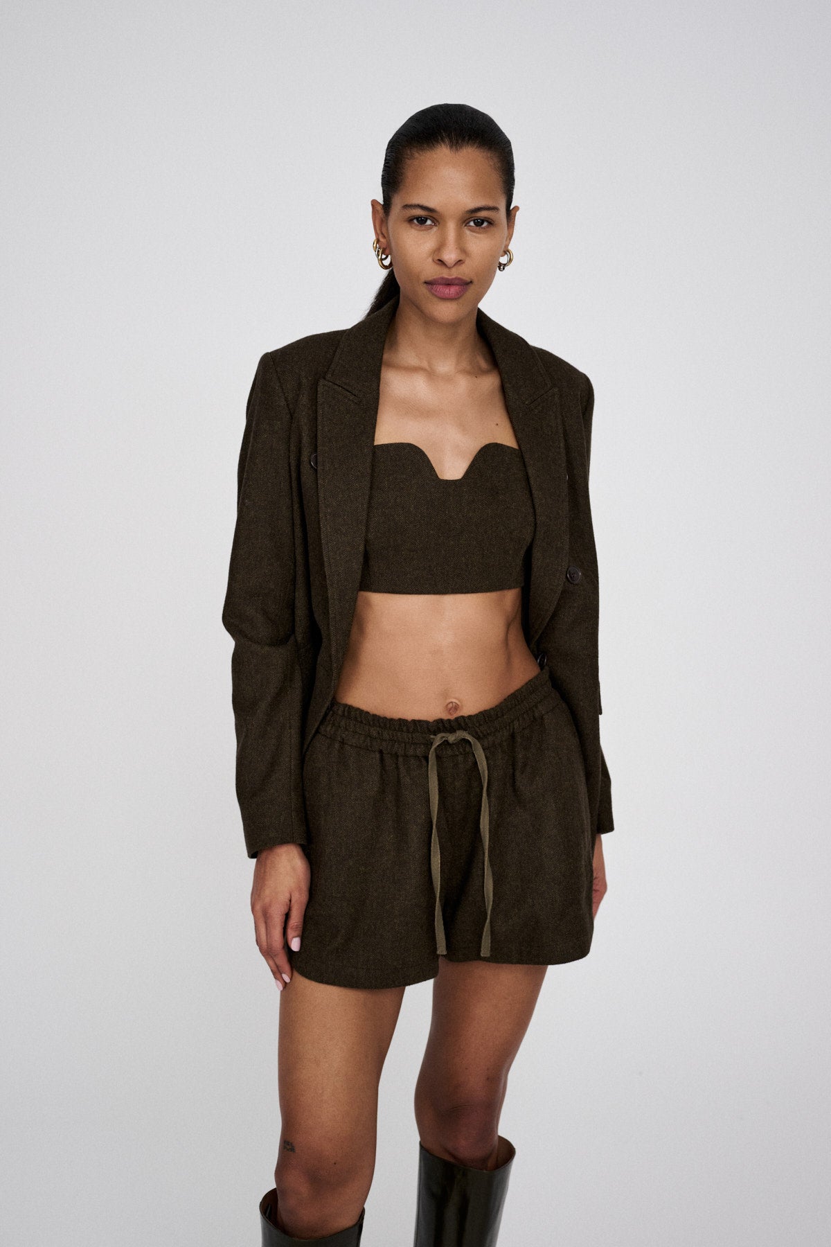 Olu - Mini herringbone shorts I Dark brown 4 - Rabens Saloner