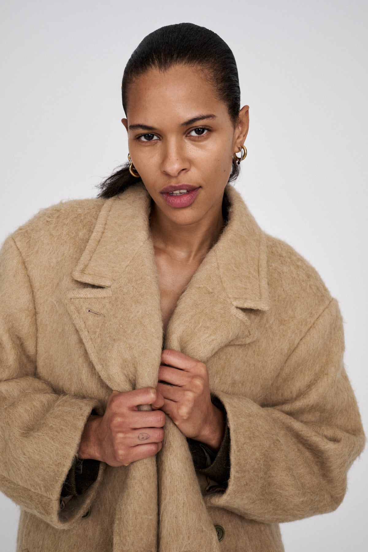 Leanna - Fuzzy oversized coat I Oatmeal 3 - Rabens Saloner