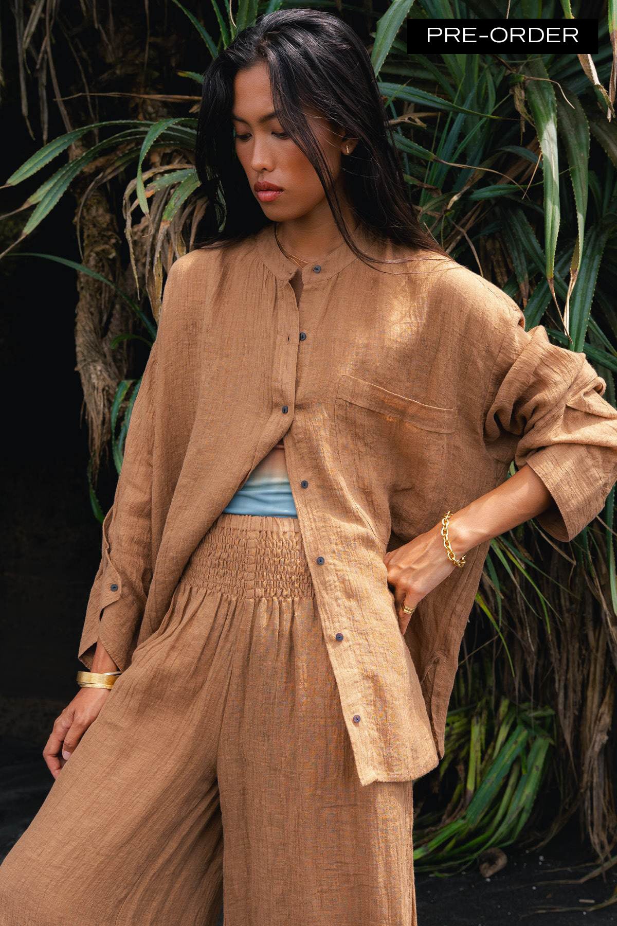 Bobbies - PRE-ORDER I Crinkled oversize shirt I Walnut 1 - Rabens Saloner
