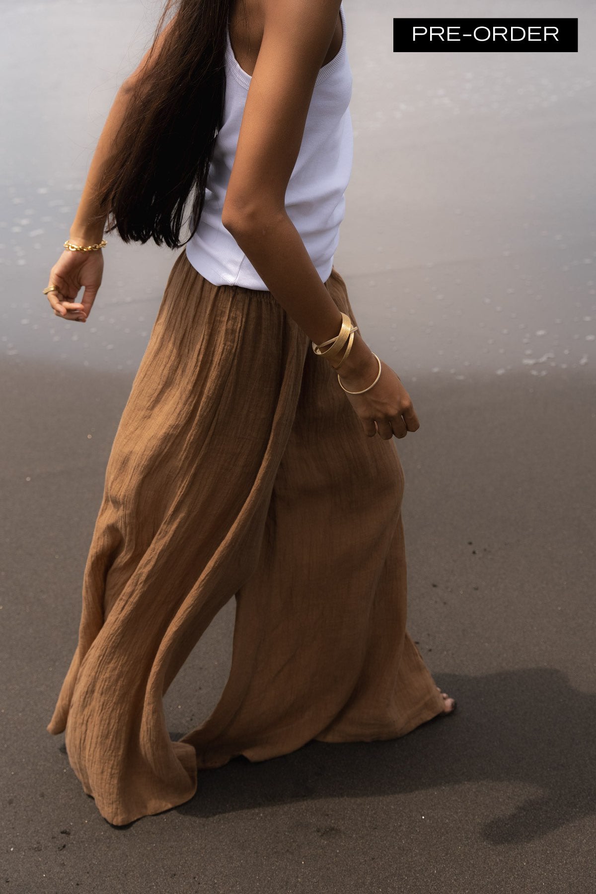 Karam - PRE-ORDER I Crinkled wide leg pants I Walnut 1 - Rabens Saloner