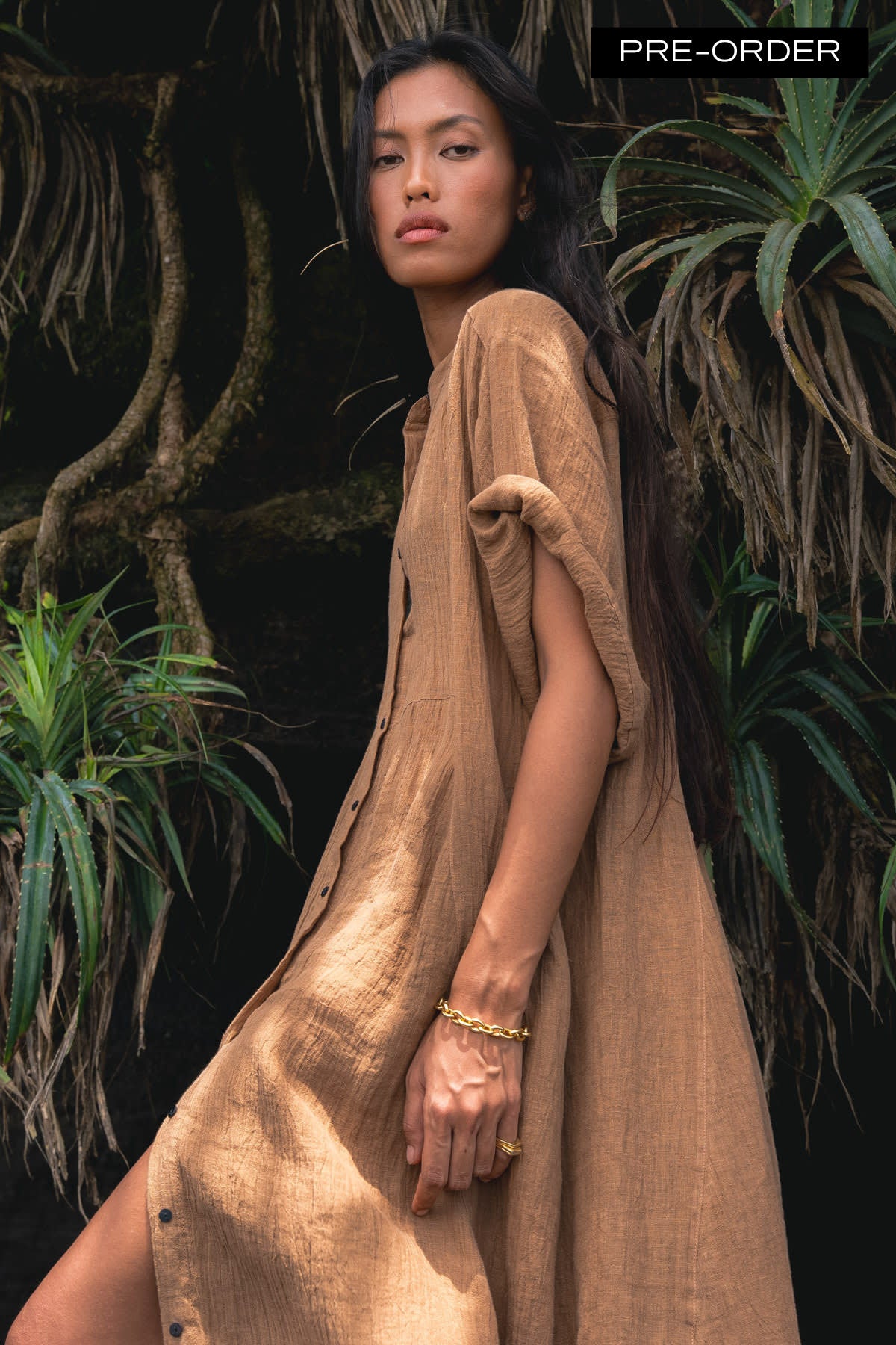 Susi - PRE-ORDER I Crinkled long kaftan I Walnut 1 - Rabens Saloner
